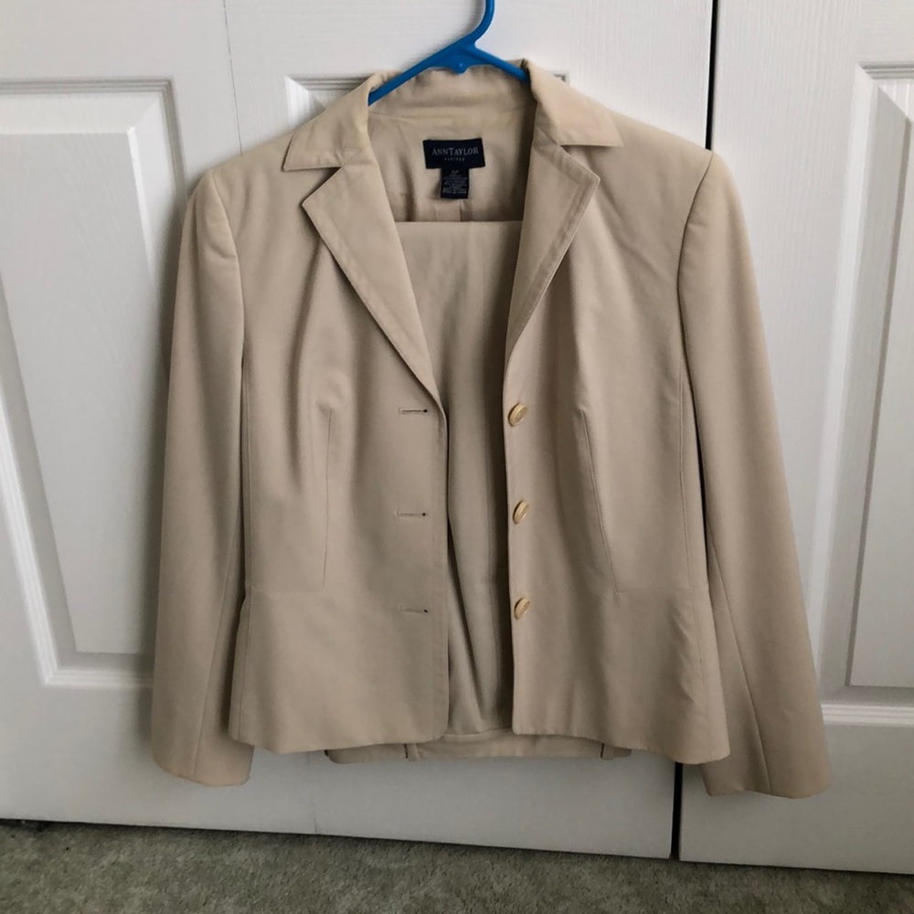 Business pant suit